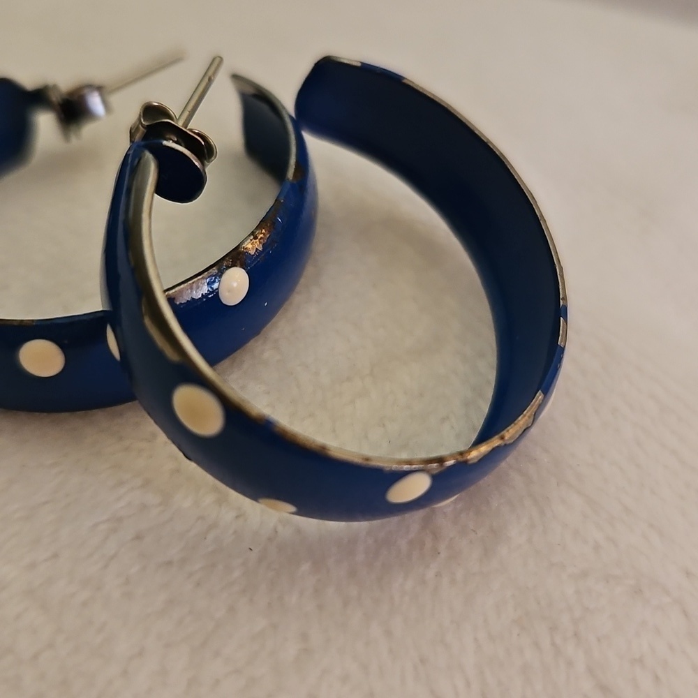 3/$20 Vintage Blue Metal Polka Dot Rockabilly Hoop Post Earrings - Picture 4 of 6